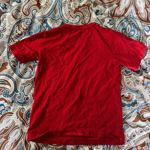 Size 5/6 red tee - Picture 2 of 3